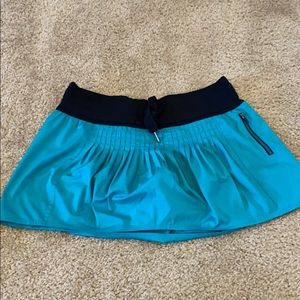 Blue lululemon athletica skirt size 6